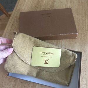 Louis Vuitton Tan Leather Detail